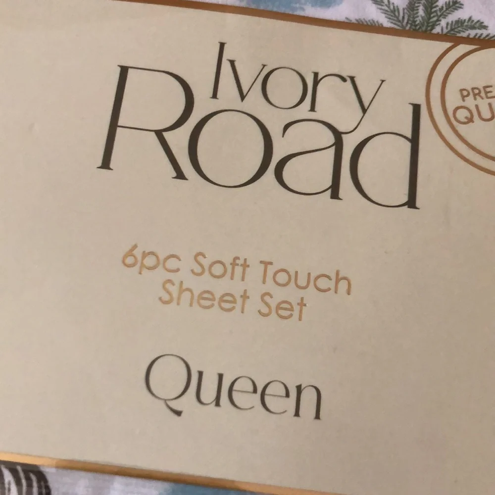 Ivory Road Queen Sheet Set - Pastel Palm & Tiger Print
